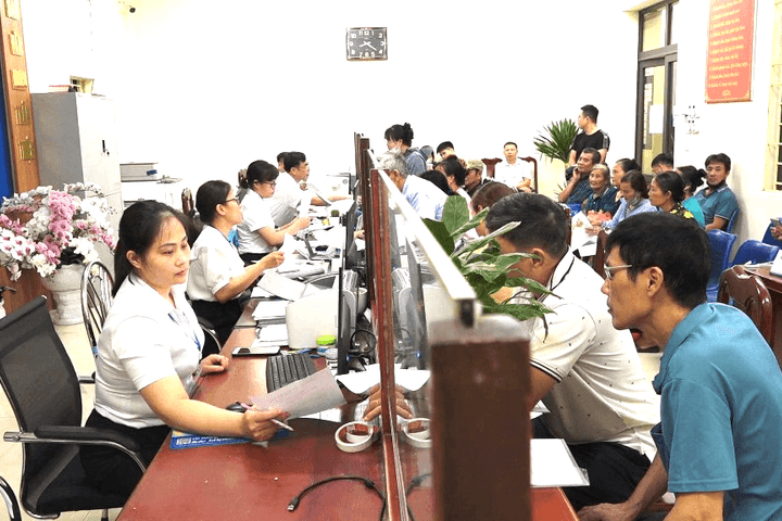Xây dựng chính quyền số từ những việc gần dân