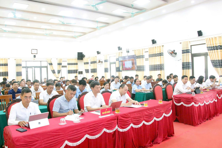 Tổ đại biểu số 16 HĐND thành phố tiếp xúc cử tri sau kỳ họp thứ 5