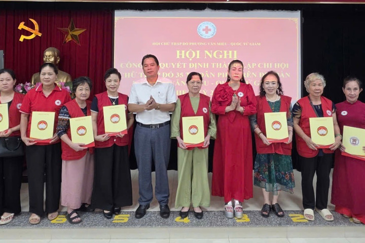 Ra mắt 35 Chi hội Chữ thập đỏ khu dân cư tại phường Văn Miếu - Quốc Tử Giám