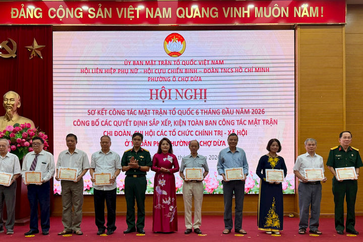 Phường Ô Chợ Dừa sơ kết công tác Mặt trận 6 tháng đầu năm, kiện toàn tổ chức sau sáp nhập tổ dân phố