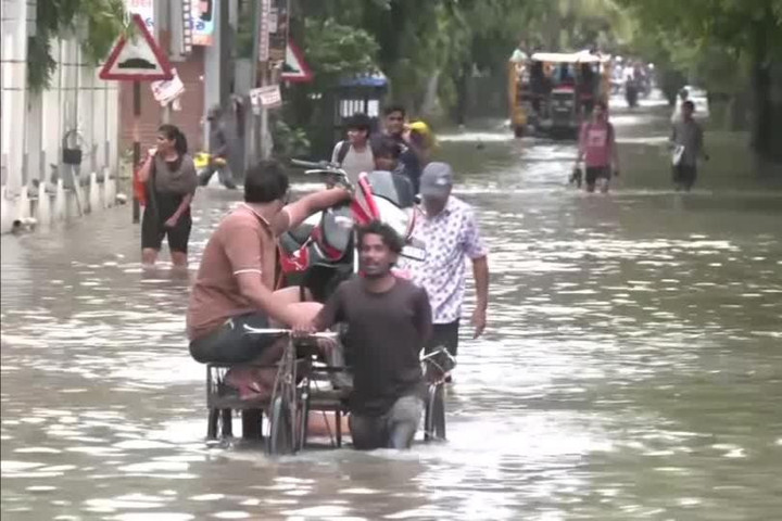 Ấn Độ: Mưa lũ nghiêm trọng tại bang Gujarat, hơn 40.000 người phải sơ tán