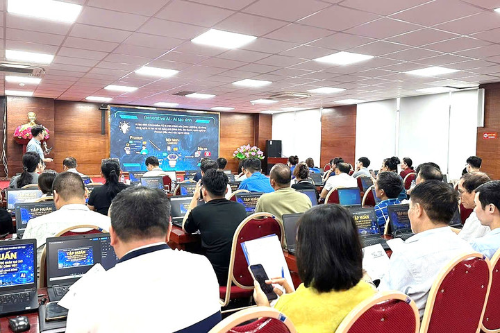 Phường Tây Tựu: Đưa AI vào công việc hằng ngày từ những lớp tập huấn thiết thực