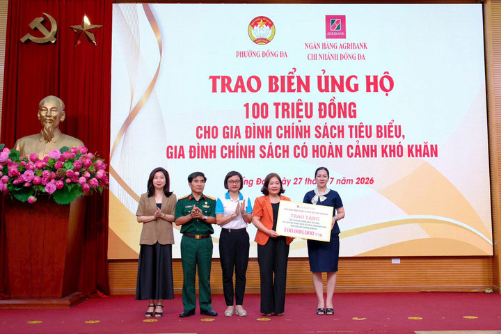 Phường Đống Đa trao quà tri ân 155 gia đình chính sách