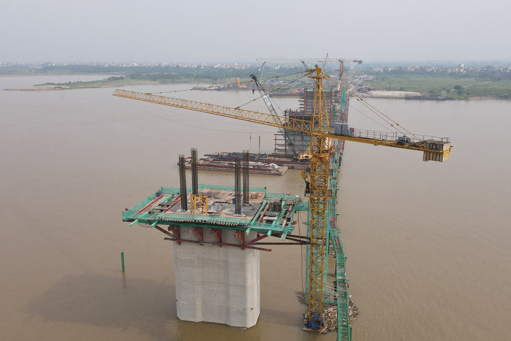 Cầu Hồng Hà tăng tốc thi công để về đích sớm