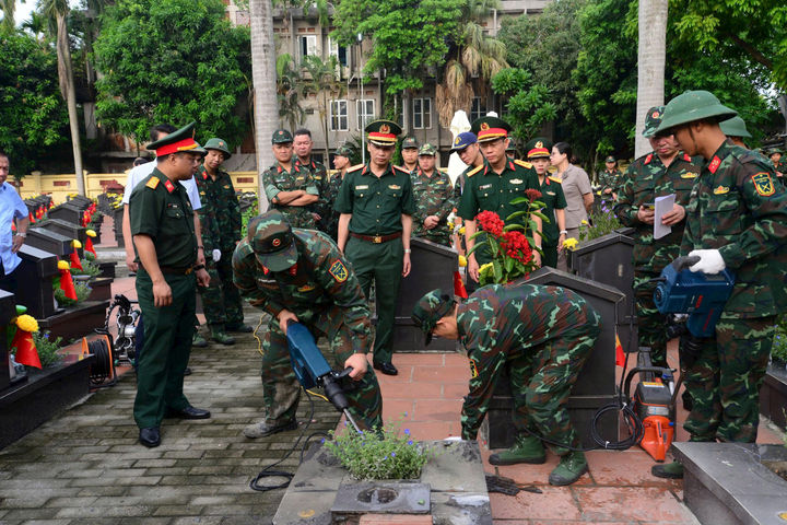 Triển khai lấy mẫu giám định ADN hài cốt liệt sĩ tại Nghĩa trang liệt sĩ Ngọc Hồi