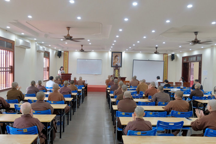 Hà Nội: Tuyên truyền, quán triệt pháp luật tín ngưỡng, tôn giáo cho chư tôn đức tăng, ni Trường hạ chùa Vạn Phúc