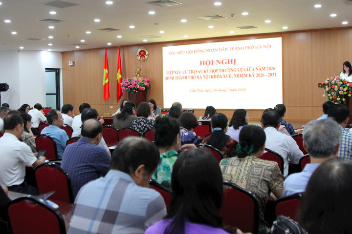 Tổ đại biểu số 5 HĐND thành phố Hà Nội tiếp xúc cử tri sau kỳ họp giữa năm 2026