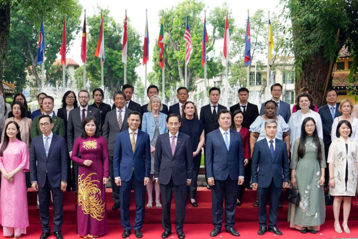 Lễ thượng cờ ASEAN năm 2026: ASEAN phát triển thành cộng đồng hòa bình, tiến bộ và thịnh vượng