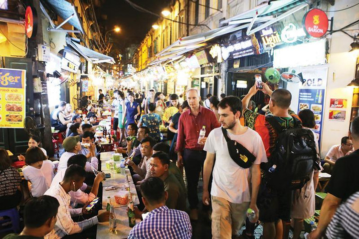 Hà Nội: 7 tháng, thương mại - dịch vụ tăng 14,7%