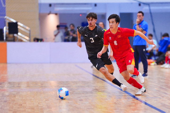 Thi đấu thăng hoa, tuyển futsal Việt Nam thắng đậm New Zealand