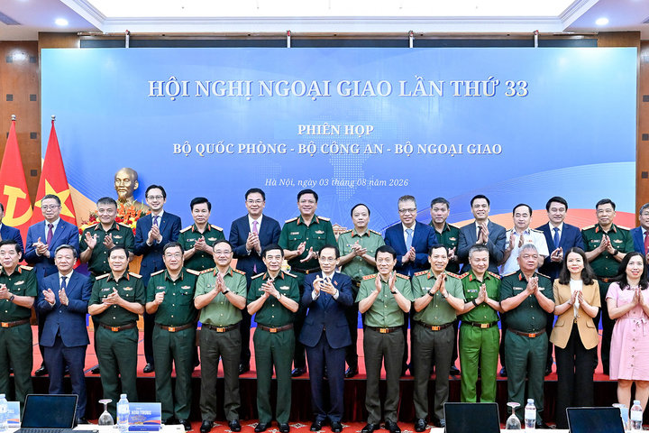 Phát huy sức mạnh tổng hợp quốc phòng, an ninh và đối ngoại trong tình hình mới