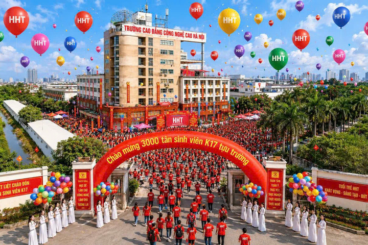 Đợt 1 HHT chào đón 3.000 tân sinh viên K17: Kỷ lục sau 17 năm thành lập