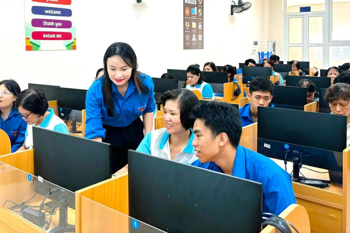 Sức trẻ trên hành trình xây dựng cộng đồng số