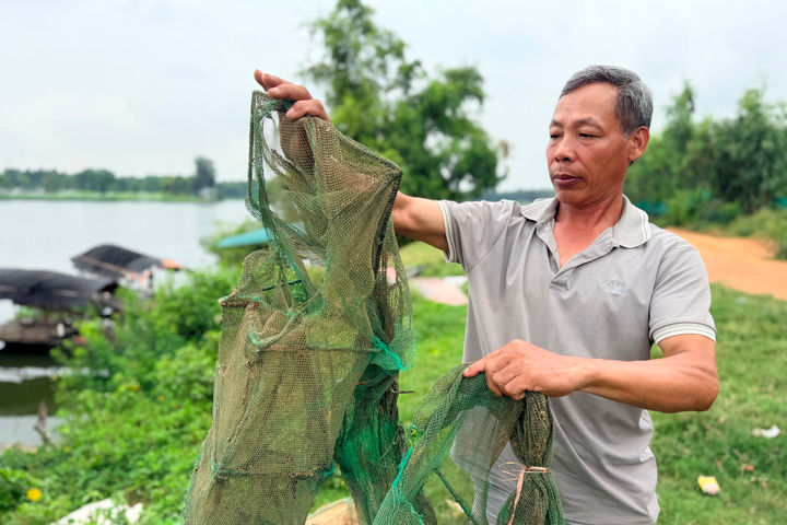 Cần làm rõ việc cấm người dân đánh bắt thủy sản trên sông Thiếp