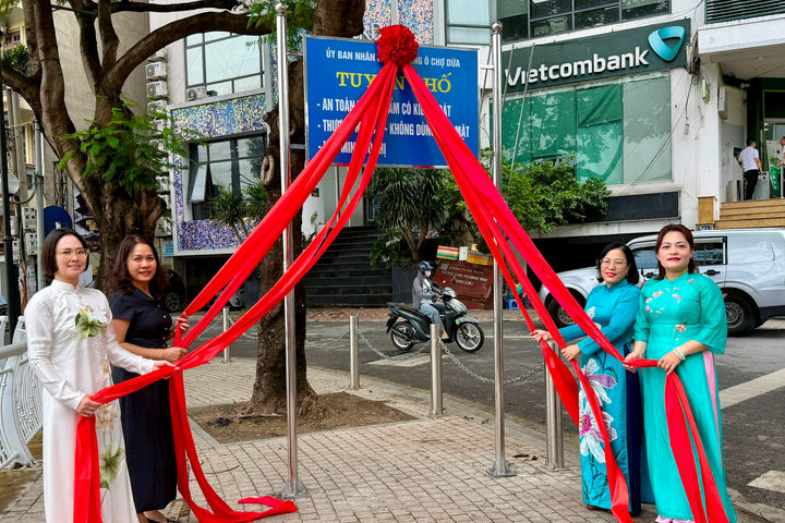 Phường Ô Chợ Dừa ra mắt tuyến phố an toàn thực phẩm, thanh toán không dùng tiền mặt