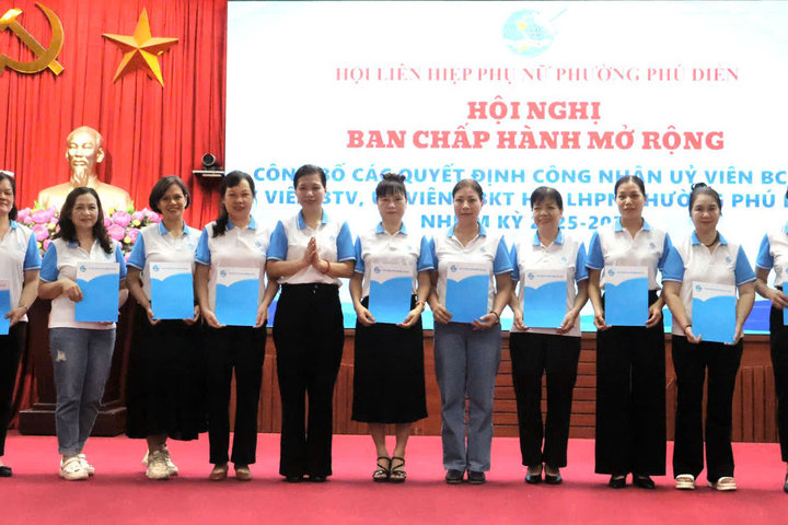 Kiện toàn tổ chức Hội Phụ nữ phường Phú Diễn, nâng cao năng lực cán bộ sau sắp xếp