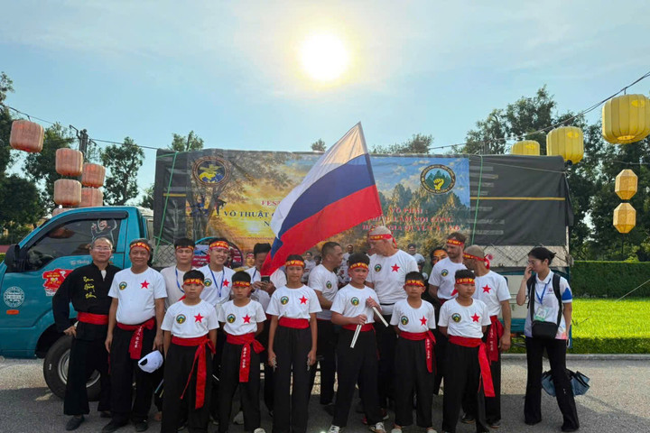 Festival Võ thuật quốc tế Hà Nội – 2026: Phía sau màn trình diễn ô tô chèn qua người của vị võ sư 62 tuổi