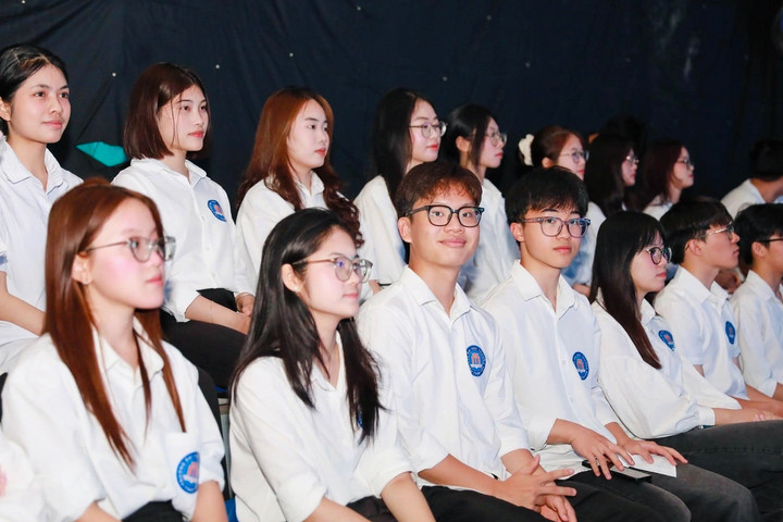 Điểm chuẩn Trường Đại học Thương mại dao động từ 21,5 đến 26,5