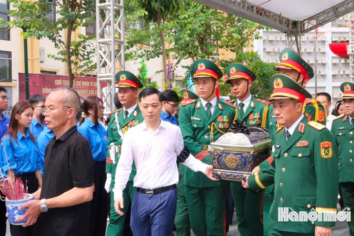 Phường Phú Thượng tổ chức Lễ trao Bằng Tổ quốc ghi công, an táng liệt sĩ Nguyễn Quý Nam