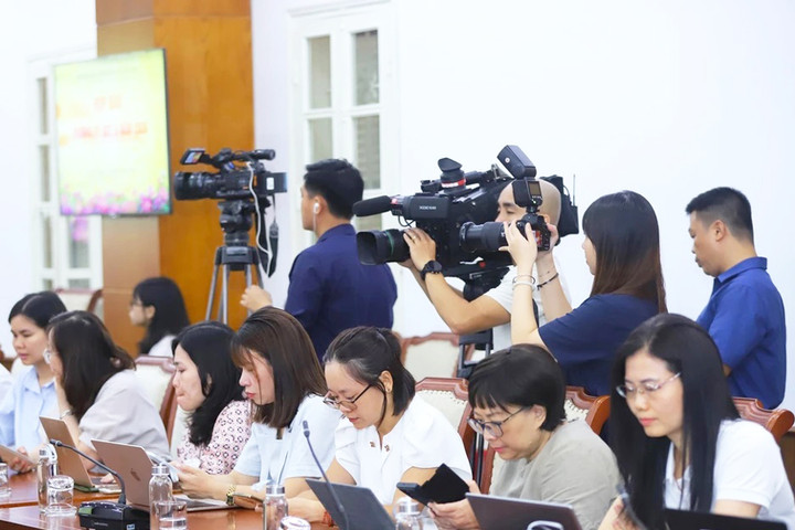 Tăng cường quản lý trong việc cấp thẻ nhà báo và hoạt động của phóng viên