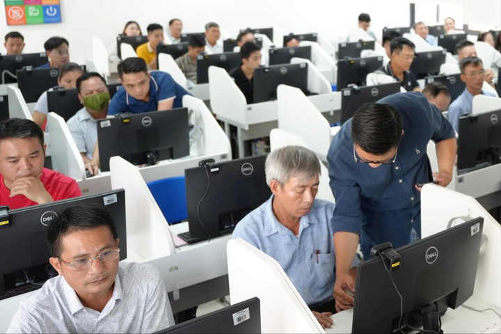 Yên Nghĩa bồi dưỡng kỹ năng số, ứng dụng AI cho cán bộ tổ dân phố