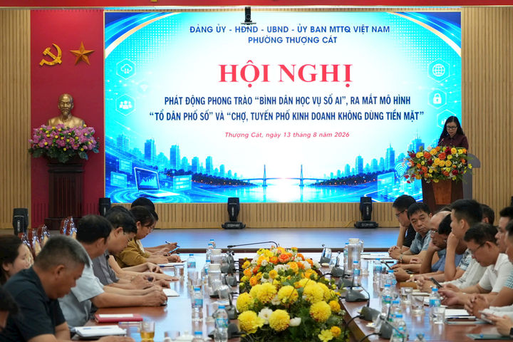 Phường Thượng Cát phát động “Bình dân học vụ số AI”, ra mắt các mô hình số