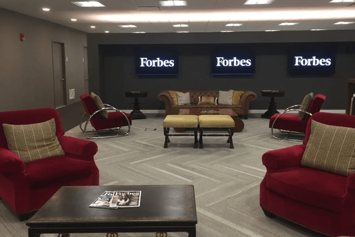 Giám đốc nội dung Forbes mất chức vì nhận bí mật 6 triệu USD