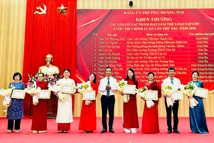 Hoàng Mai trao 36 giải Cuộc thi chính luận về bảo vệ nền tảng tư tưởng của Đảng