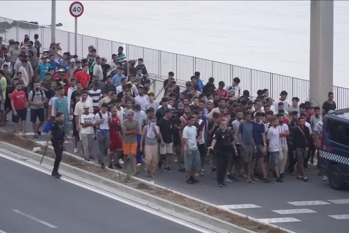 Italia tiếp tục đình chỉ Hiệp ước Schengen với Tây Ban Nha