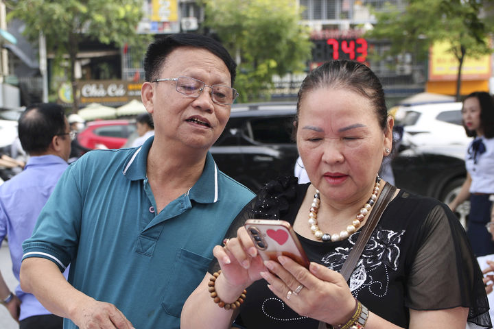 Phường Vĩnh Tuy đưa tiện ích số đến gần người dân