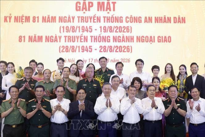 Tổng Bí thư, Chủ tịch nước Tô Lâm dự gặp mặt kỷ niệm ngày truyền thống ngành Công an, Ngoại giao