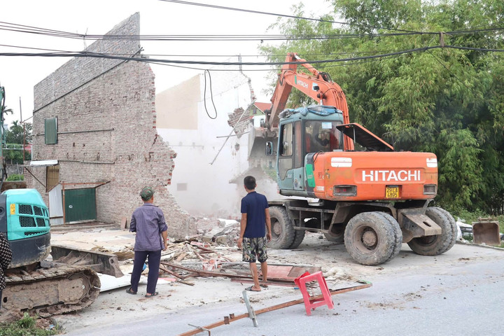 Xã Đại Xuyên: Nhân dân đồng thuận tháo dỡ công trình vi phạm