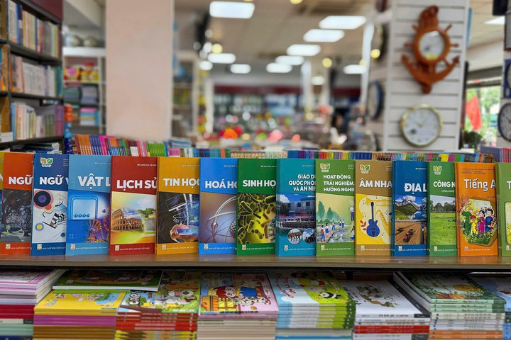 Chủ động nguồn cung, bảo đảm đủ sách giáo khoa trước thềm năm học mới