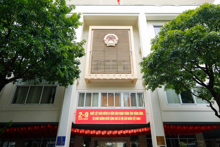 Phường Hoàn Kiếm rực rỡ cờ hoa chào mừng Cách mạng Tháng Tám và Quốc khánh 2-9