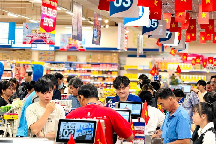 Saigon Co.op khởi động tháng mua sắm hàng Việt, nối dài hành trình 30 năm Co.opmart “Tự hào siêu thị Việt”