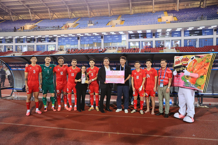 Hảo Hảo thưởng nóng 500 triệu đồng cho đội tuyển Việt Nam khi giành quyền vào chung kết Hyundai ASEAN Cup 2026