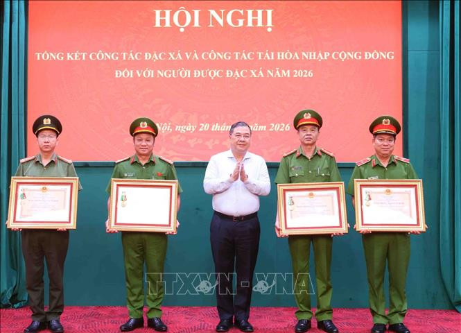 Nâng cao hiệu quả đặc xá, tạo điều kiện để người chấp hành xong án tái hòa nhập cộng đồng