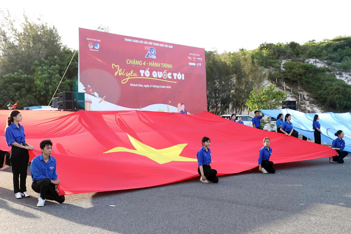 Lễ chào cờ "Tôi yêu Tổ quốc tôi" sẽ tổ chức đồng loạt trên cả nước