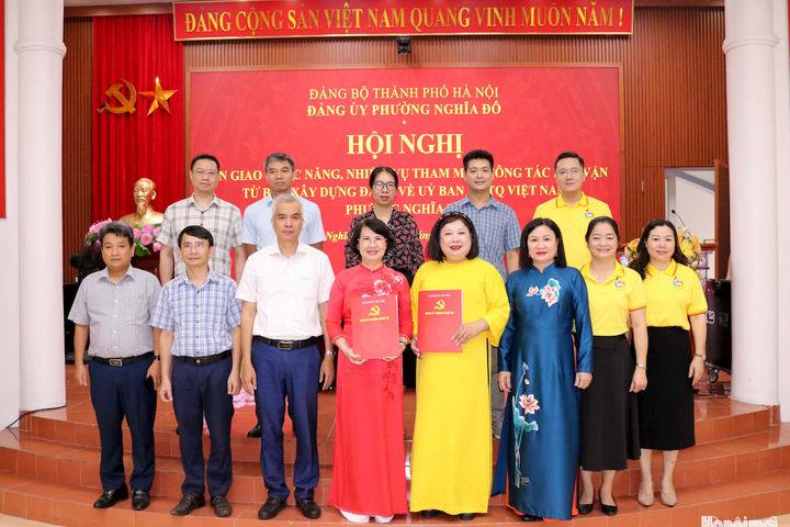 Phường Nghĩa Đô bàn giao chức năng, nhiệm vụ tham mưu về công tác dân vận