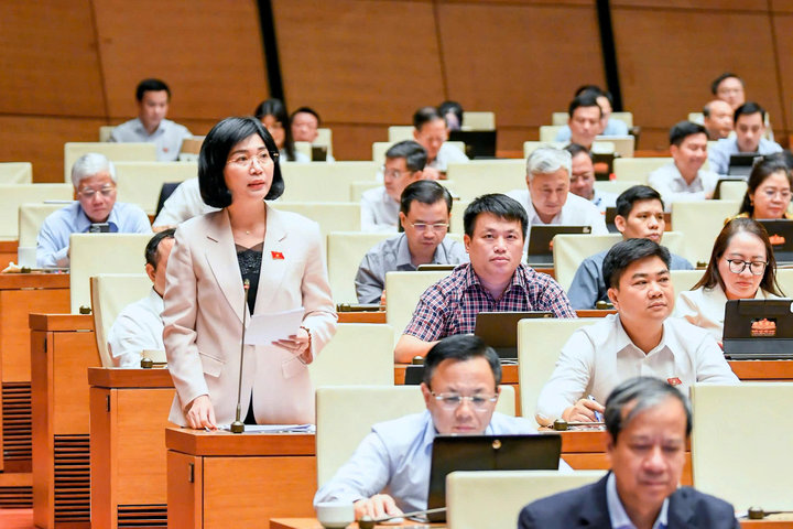 Chủ tịch HĐND thành phố Hà Nội Phùng Thị Hồng Hà: Phải nhìn rõ khả năng cân đối vốn trước khi quyết định danh mục đầu tư