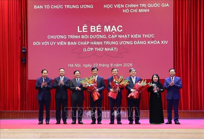Bế mạc Chương trình bồi dưỡng, cập nhật kiến thức đối với 63 Ủy viên Trung ương khóa XIV
