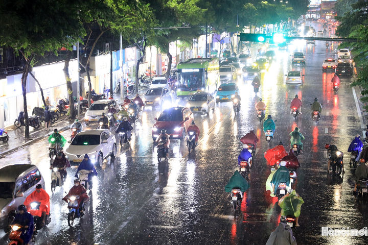 Hà Nội: Nhiều "điểm đen" không còn úng ngập trong đợt mưa kéo dài