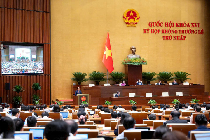 Trúng tuyển hợp đồng, lao động phải chờ xuất cảnh không quá 180 ngày