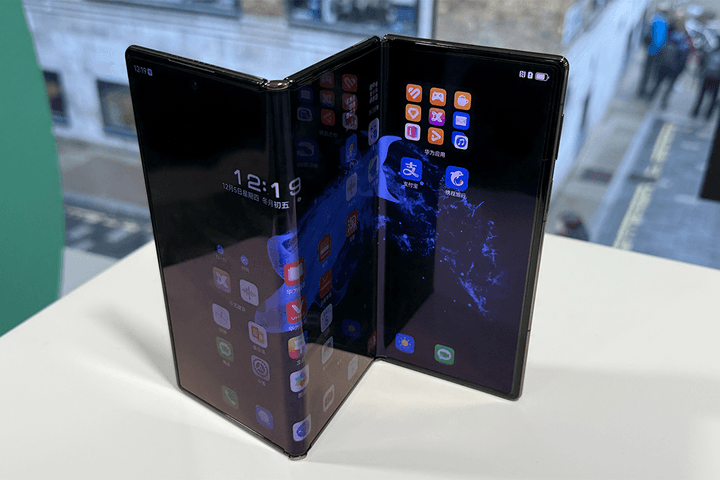 Điện thoại màn hình gấp trước chu kỳ bùng nổ mới với iPhone Ultra