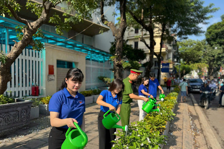 Tuổi trẻ phường Kim Liên chung tay giải quyết “điểm nghẽn” môi trường, đô thị