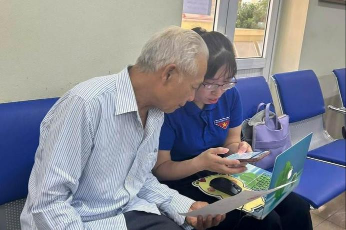 Xã Bất Bạt: “Bình dân học vụ số lưu động” về thôn, xóm
