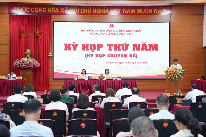 Đồng chí Nguyễn Thị Thu Hằng được bầu là Chủ tịch HĐND phường Long Biên