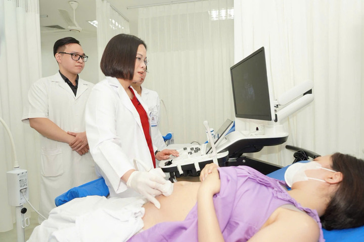 Tháo gỡ rào cản sinh con trong bối cảnh mức sinh thấp