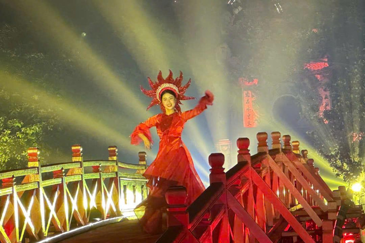 Đưa kinh tế đêm trở thành động lực tăng trưởng của Thủ đô