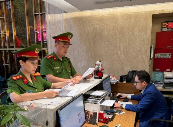 Công an Hà Nội kiểm tra các cơ sở kinh doanh lưu trú dịp Quốc Khánh 2-9